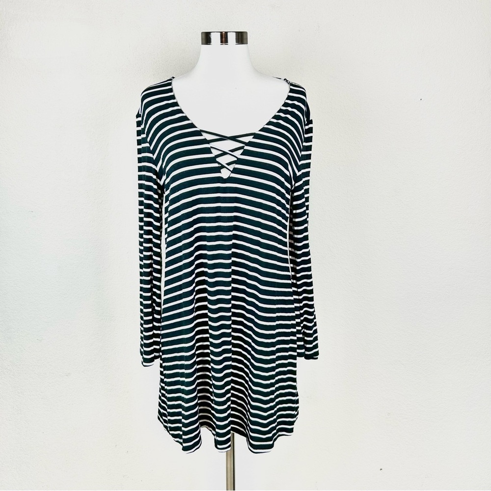 PIKO Envi Free Fashion Black & White Striped V-Neck Long Sleeve Top
